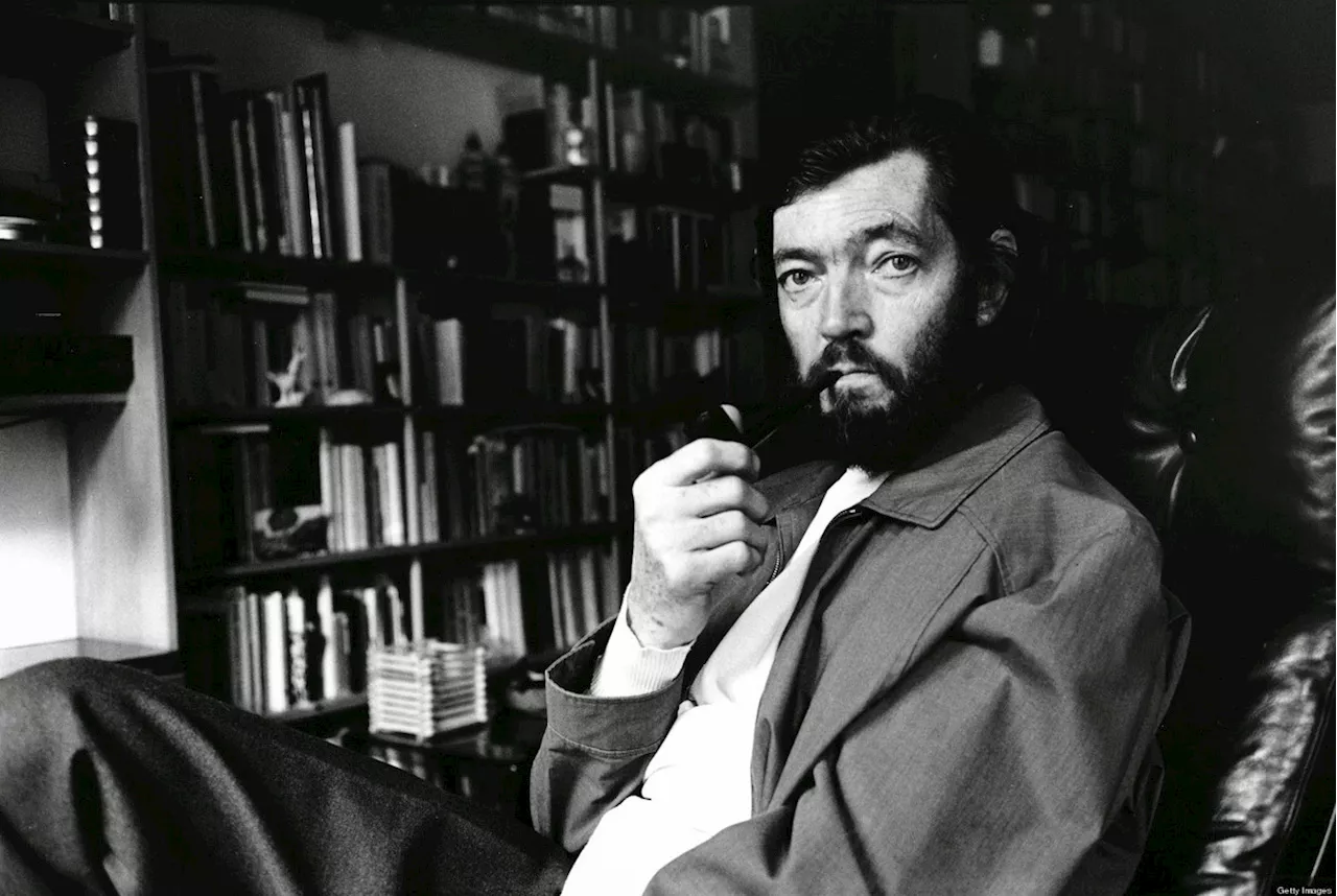 Contos e poemas inéditos do escritor argentino Julio Cortázar serão leiloados em Montevidéu em outubro