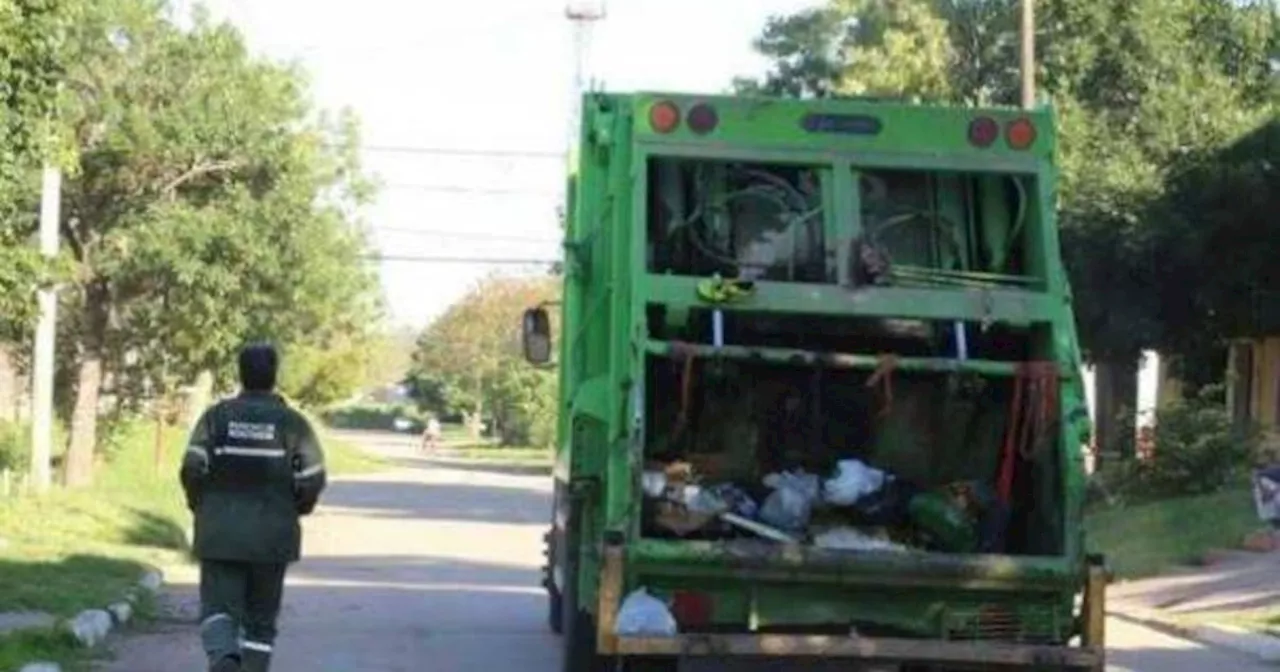 Otra vez, un recolector de residuos resultó herido luego de que un auto chocó al camión