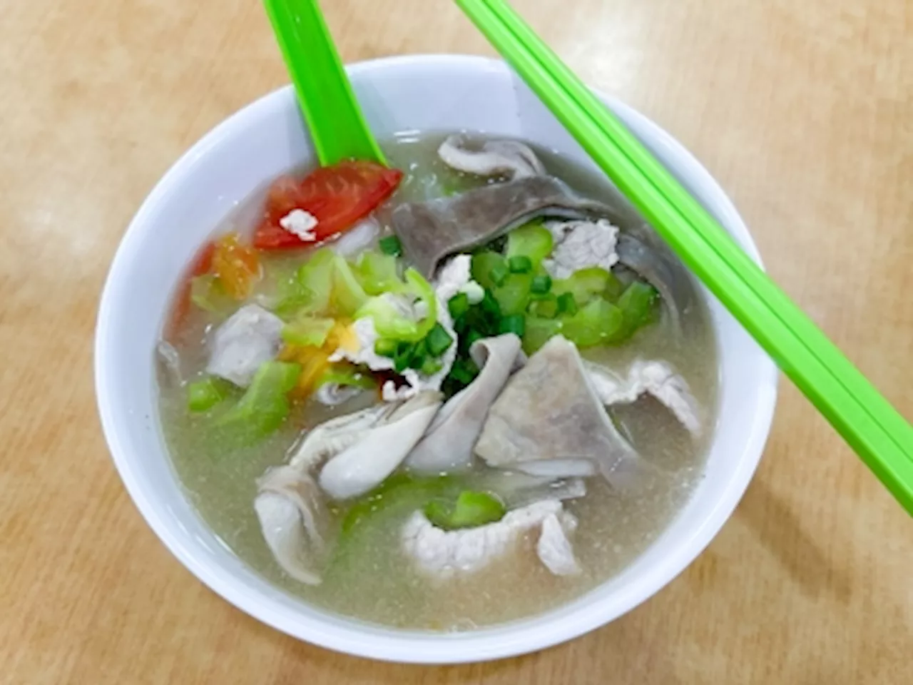 Lift your mood with this bowl of pig stomach soup noodles at KL Taman Bukit Indah's Kokan Kopitiam