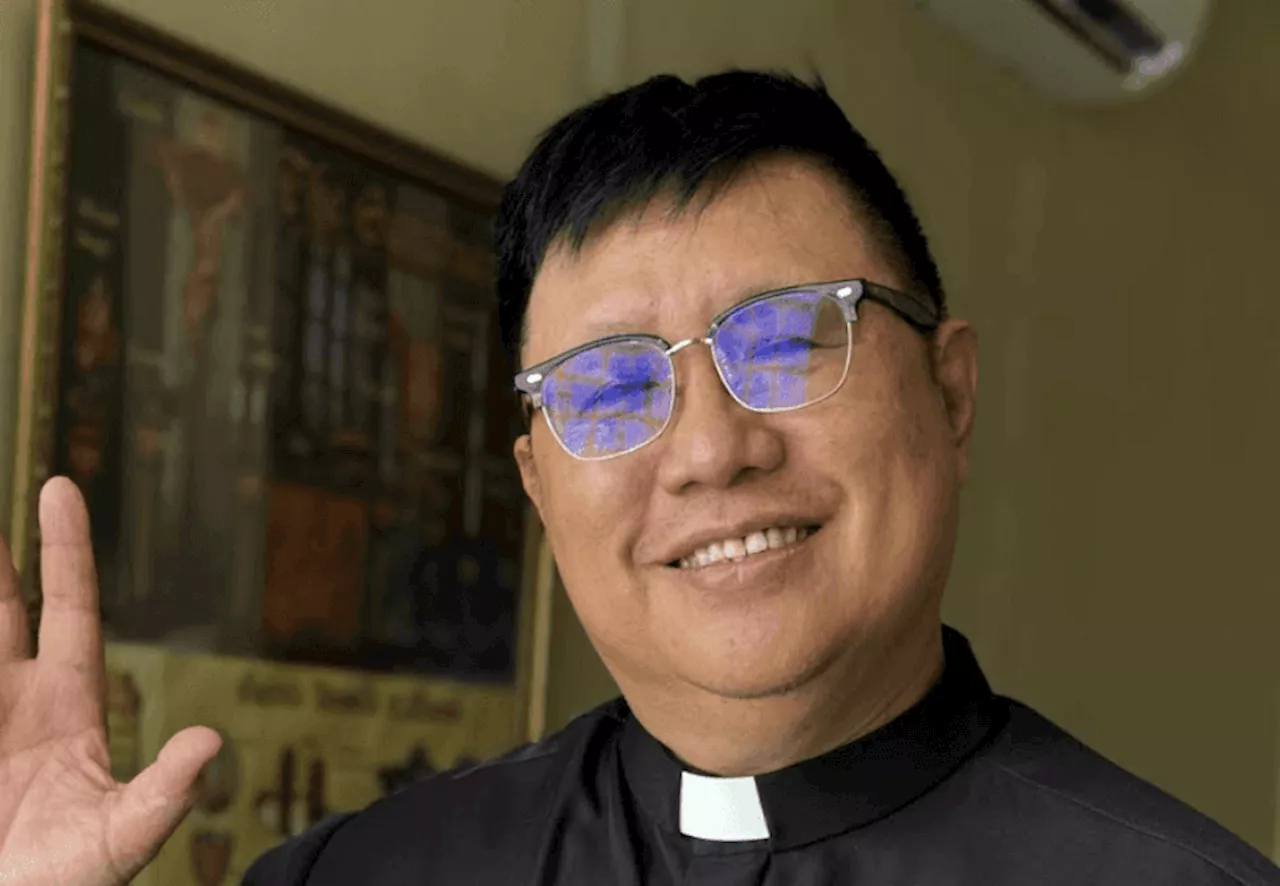 Gossip Girl: Celebrity healing priest Fr. Joey Faller performs the miracle of glitters in Cebu