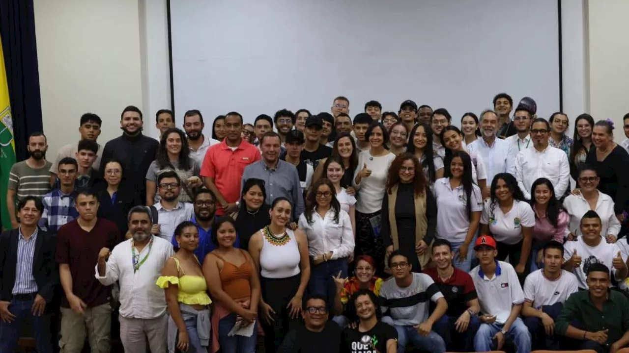 Susana Muhamad lidera encuentro de la COP16 en el Politécnico Jaime Isaza Cadavid