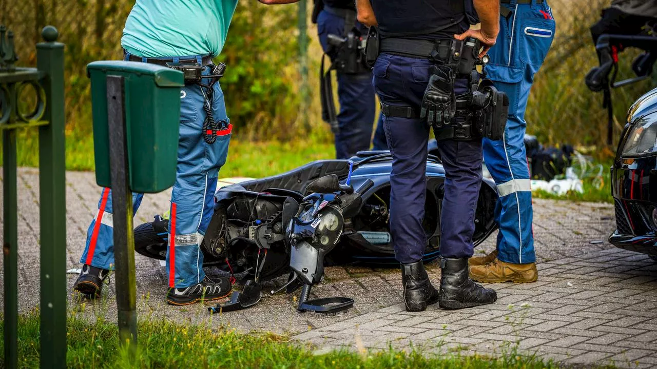 112-nieuws: scooter botst op auto • autobrand in Roosendaal