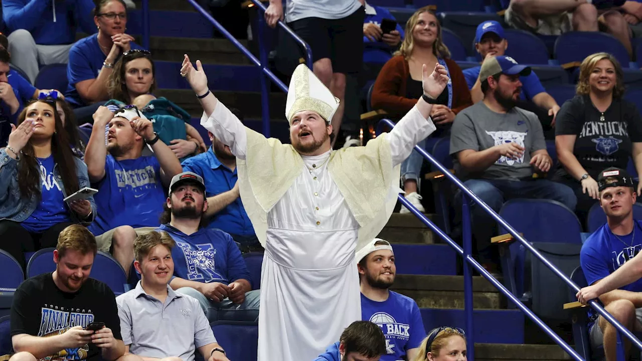 Where are Kentucky basketball fans ranked among all college basketball fan bases?