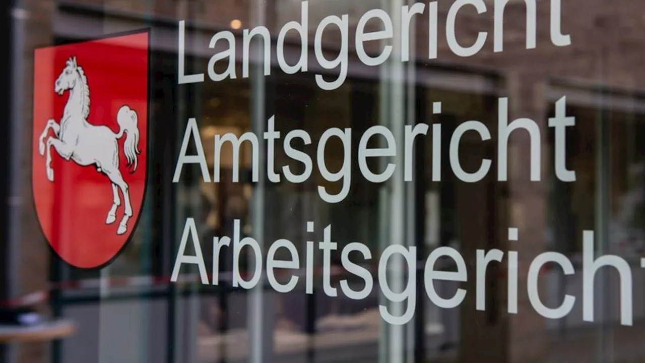 Illegales Autorennen: Prozess wegen tödlichen Unfalls - Angeklagter schweigt