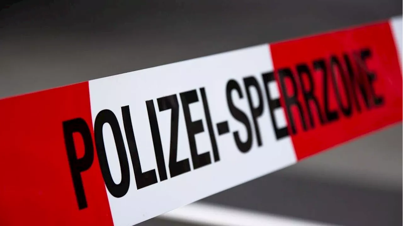 Absturz eines Kleinflugzeugs bei Bludenz: Teile der Maschine gefunden, Nebel behindert Sucharbeiten