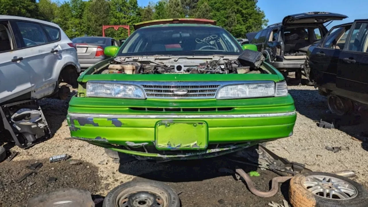 Junked 1992 Ford Crown Victoria LX