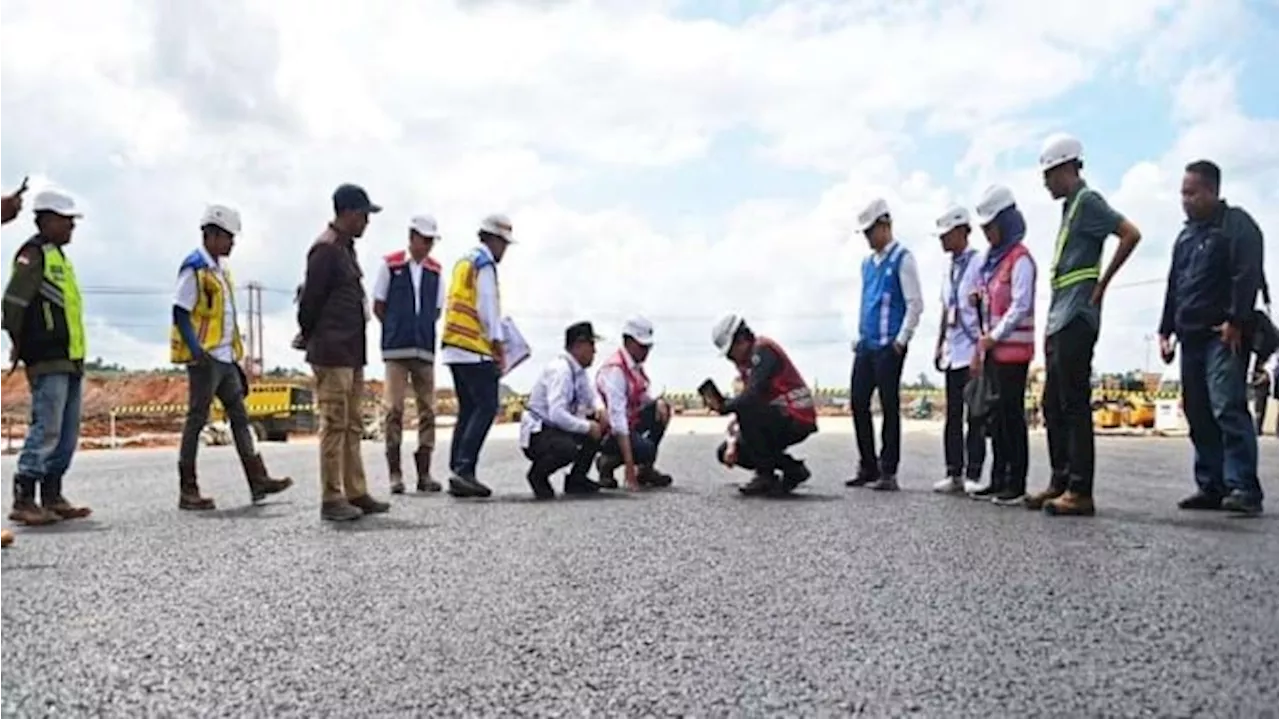 Momen Pesawat Pertama Mendarat di Bandara IKN