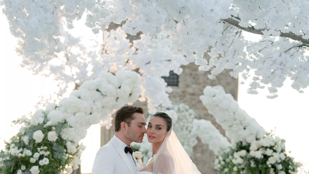 Il matrimonio di Ed Westwick e Amy Jackson. L'ex Chuck Bass di Gossip Girl ha detto sì in Costiera Amalfitana, intervista e tutte le foto in esclusiva