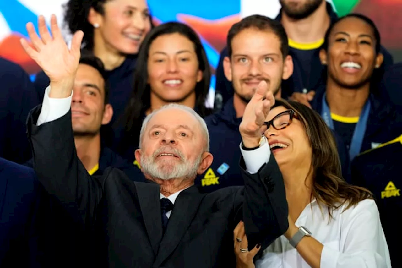 Brazil's Lula praises Olympic athletes at presidential palace