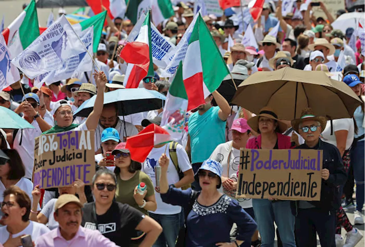 Protesters against judiciary overhaul plan urge Mexican president to 'respect democracy'