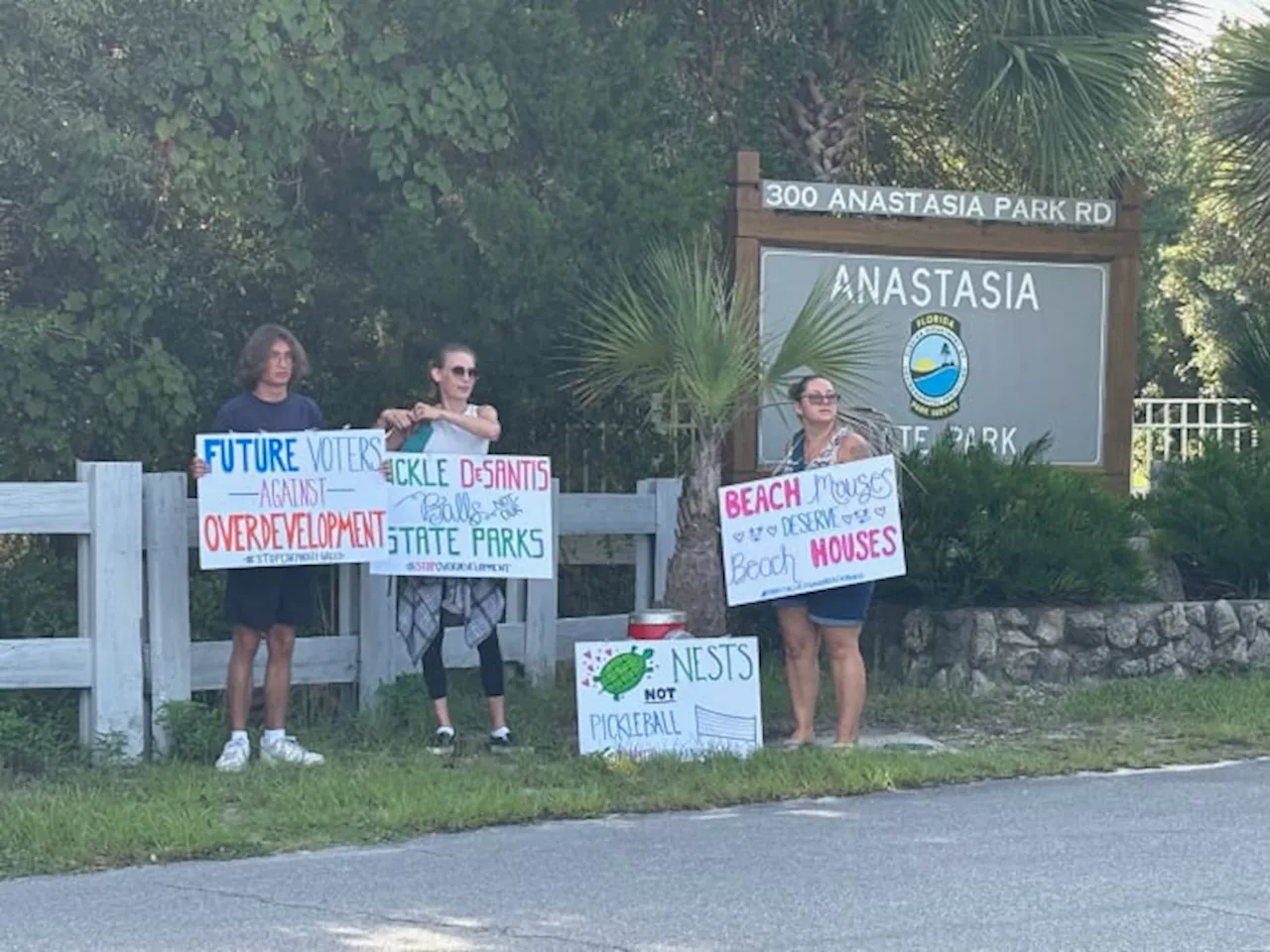 St. Augustine community gathers to write letters, organize against proposed plans for Anastasia State Park