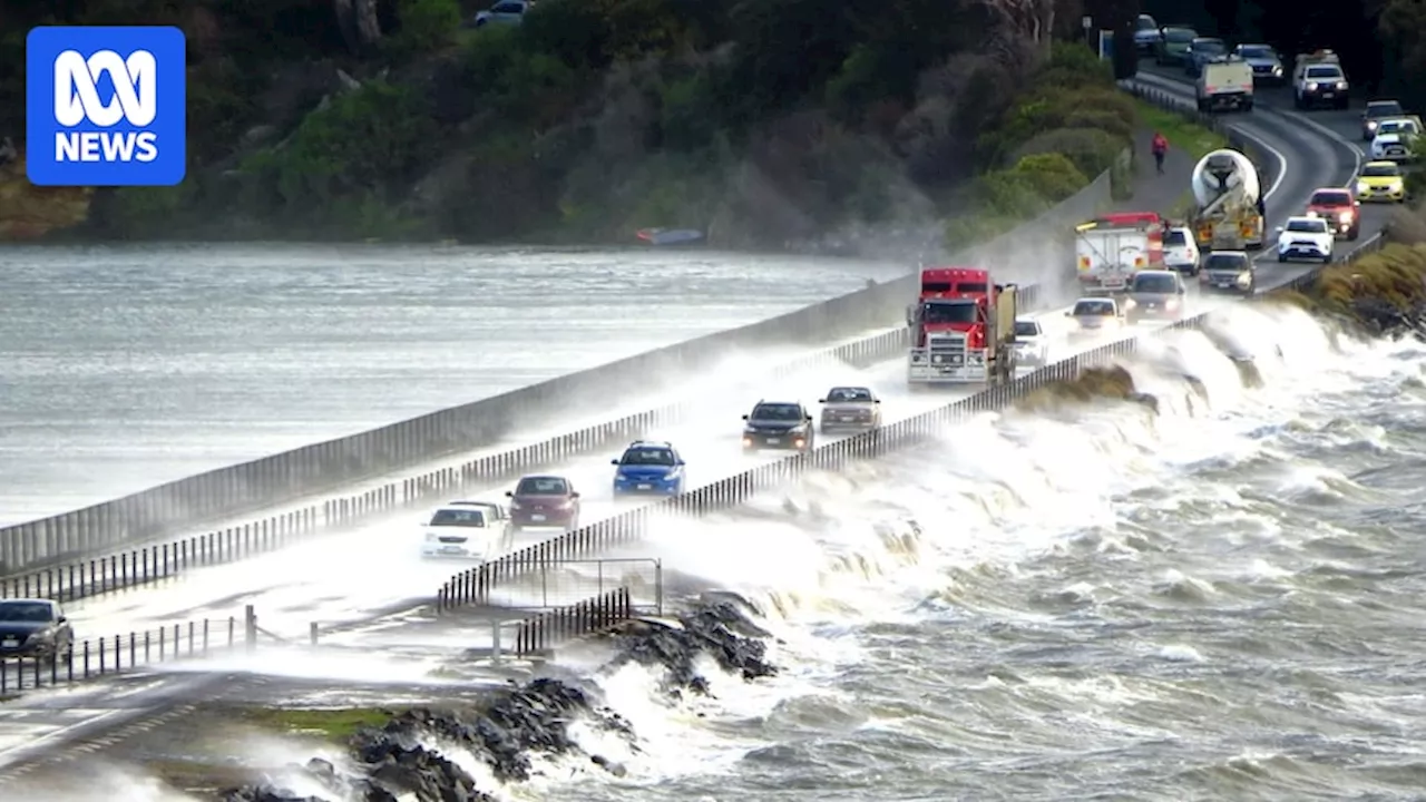 Severe weather lashes Tasmania as winds cut power and rains set to bring flooding