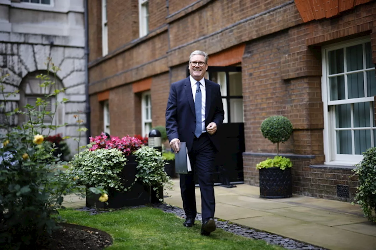 Il premier britannico Starmer nel giardino di Downing Street