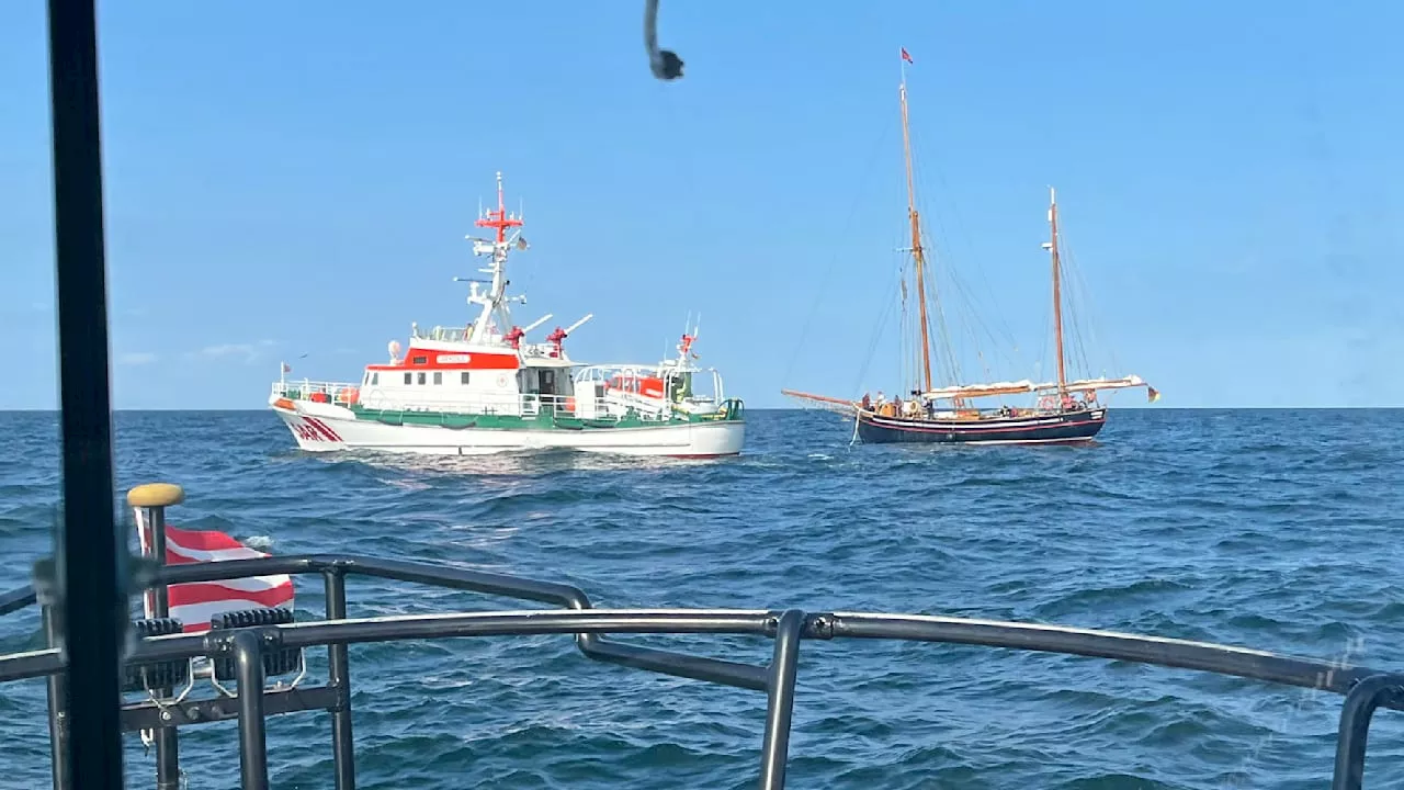 Schiff auf Ostsee bei Fehmarn in Seenot: Retter versorgen Skipper