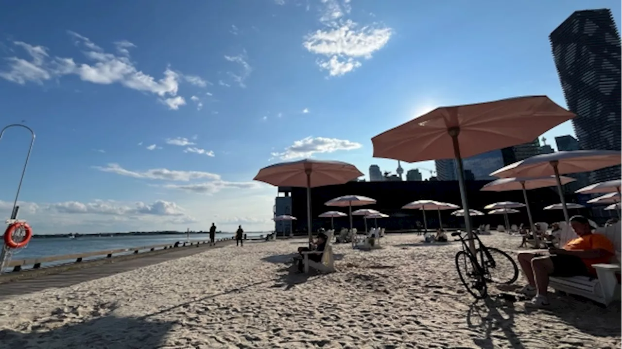 Toronto weather: Hot muggy day, along with showers