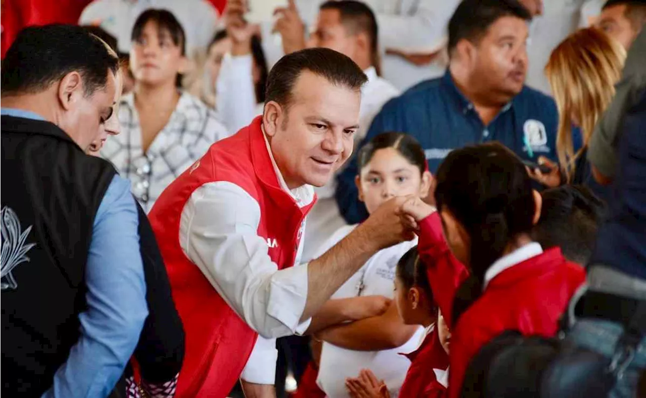 Gobernador Esteban Villegas Villareal presente en el regreso a clases en Durango