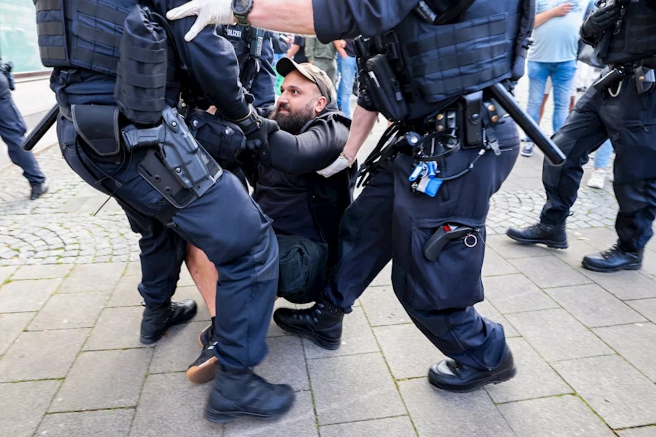 Nach Anschlag in Solingen: Hitlergruß bei Demonstration