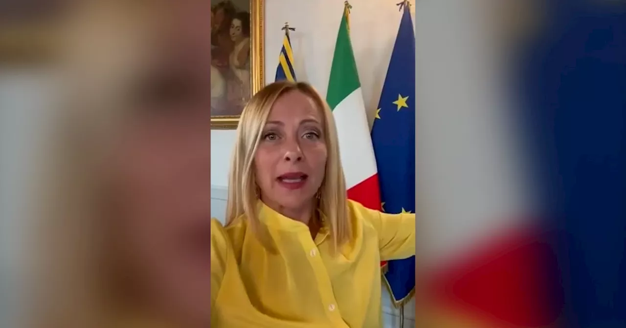 Meloni rientra a Chigi dopo le ferie e ironizza: “Sono ricomparsa, richiamate tutte le unità