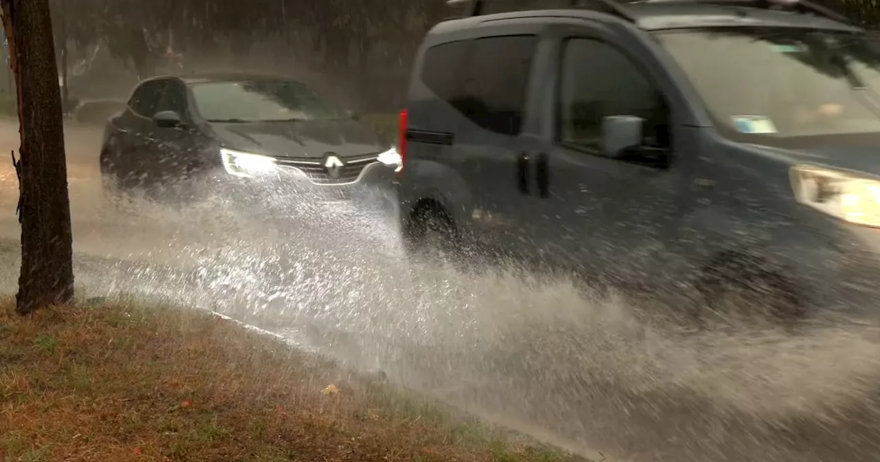 Nubifragio a Milano, la pioggia forte colpisce la zona nord del capoluogo: le immagini