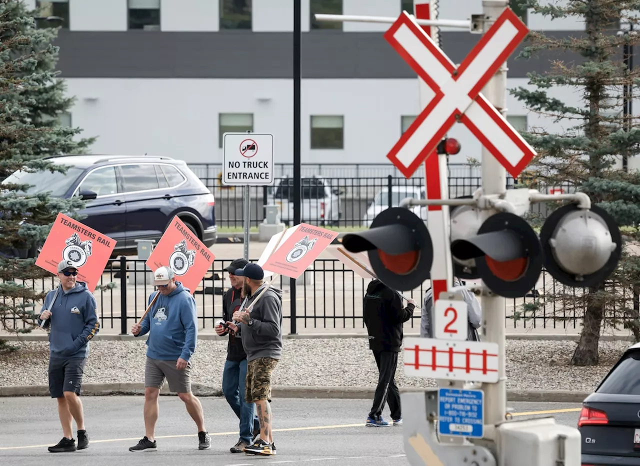 Railway nationalization, plus other letters for Aug. 27: ‘The government has proven time and again its inability to manage even simple projects.’