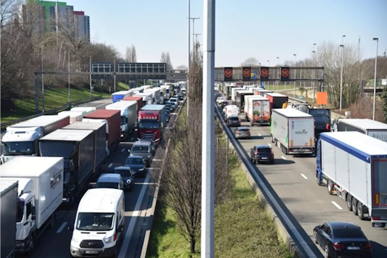 Filezwaarte nooit eerder zo hoog, vooral files in regio’s Antwerpen en Brussel