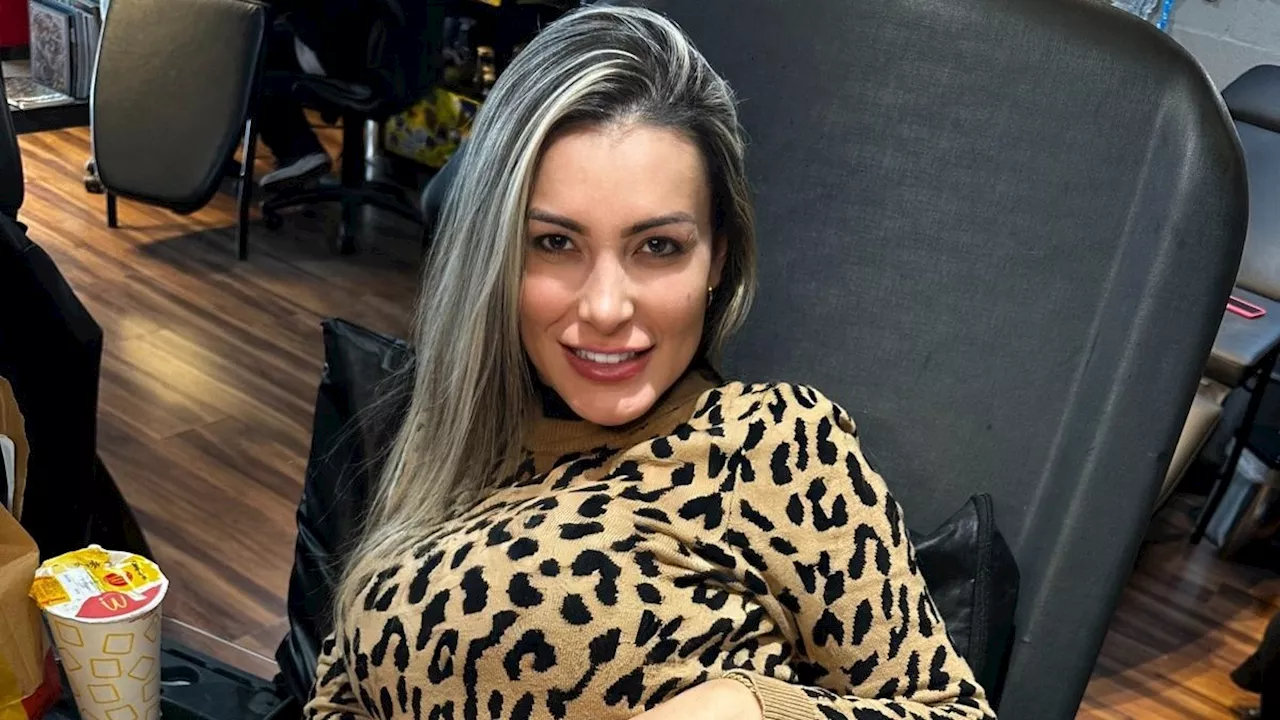 Andressa Urach investe mais de R$ 100 mil em tatuagens 3D para cobrir cicatrizes de plásticas que quase tirou sua vida; veja foto