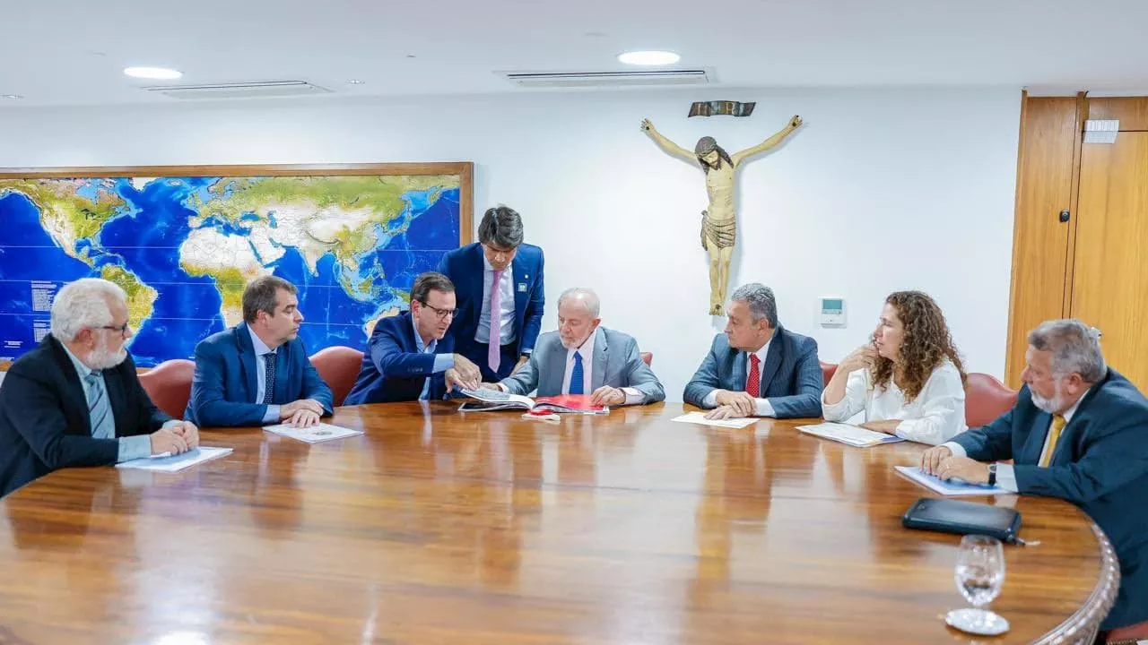 Lula e Eduardo Paes se reunem por futuro estádio do Flamengo