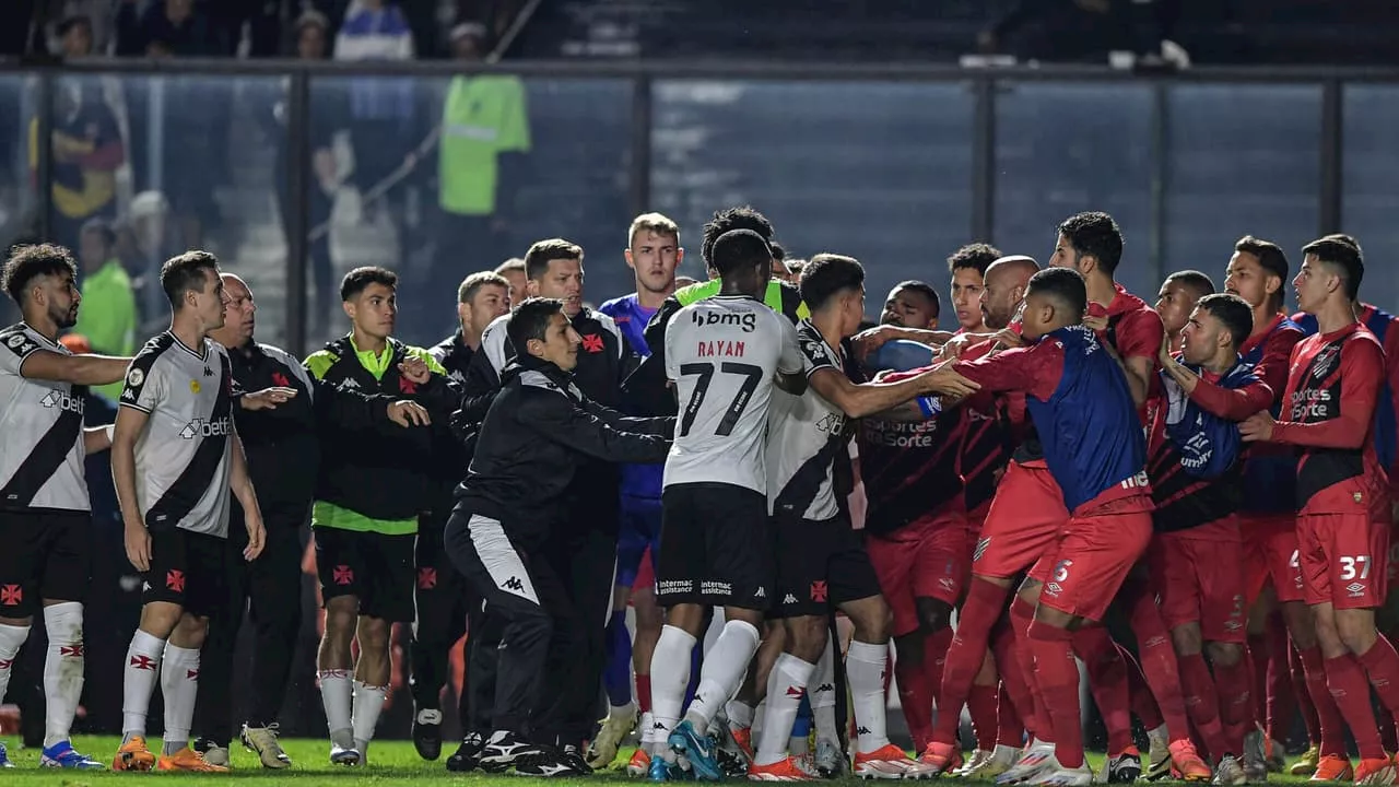 Segurança do Vasco se pronuncia sobre confusão com jogadores do Athletico Paranaense: ‘Jogador pode tudo’