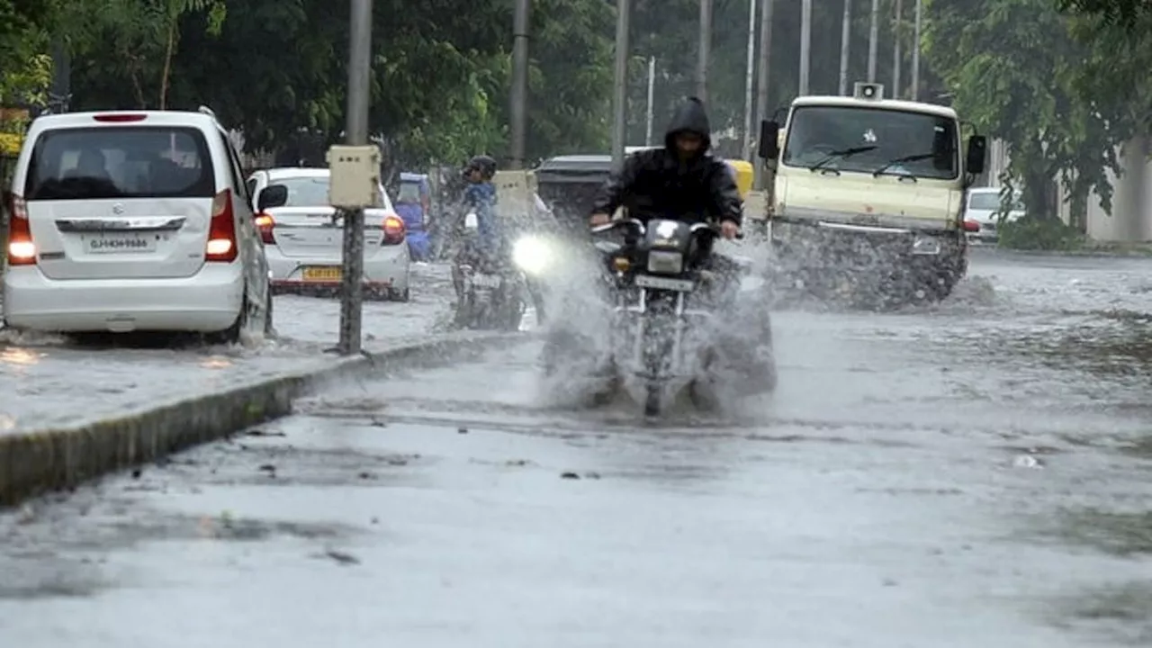 Weather Update: राजस्थान, एमपी, गुजरात समेत इन राज्यों में भारी बारिश का अलर्ट, जानें दिल्ली में कैसा रहेगा मौसम