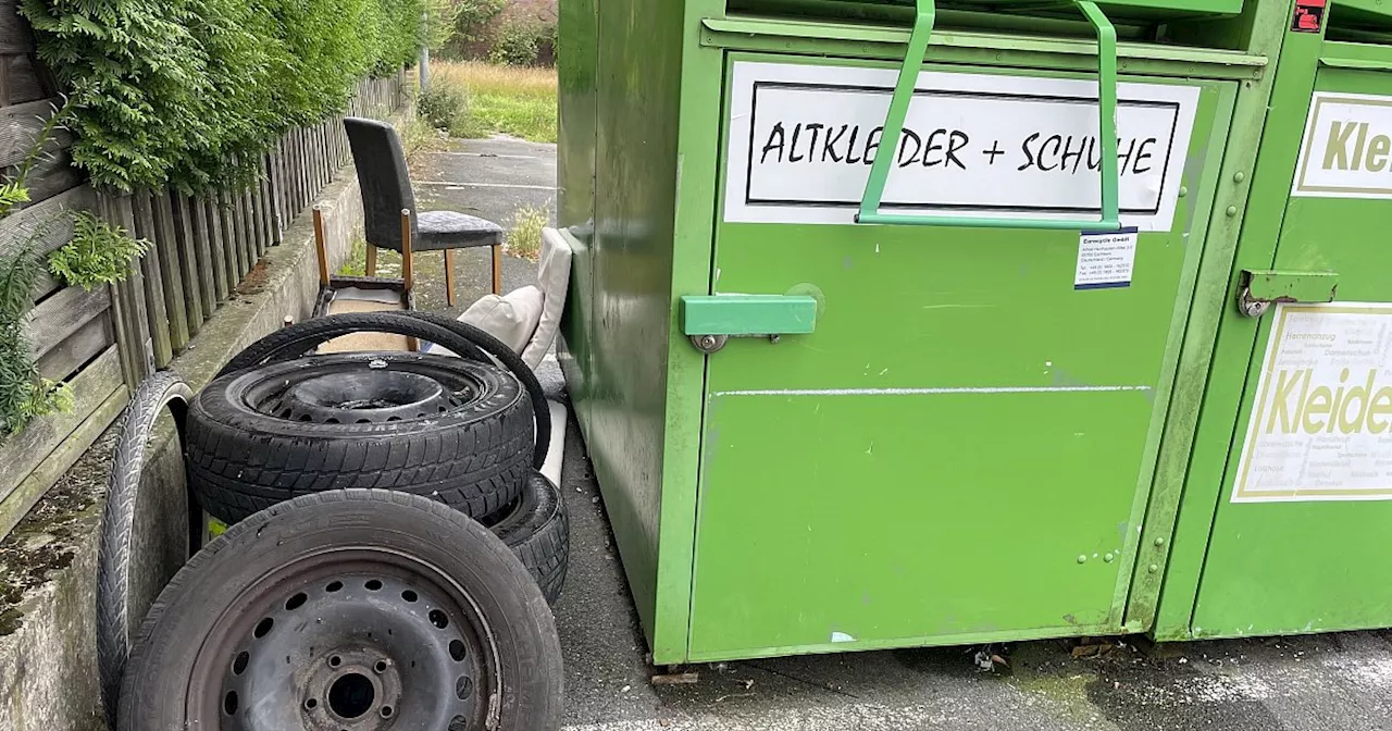 Autoreifen, Sofas, Matratzen: Ärger über wilden Müll an Straße in Bünde