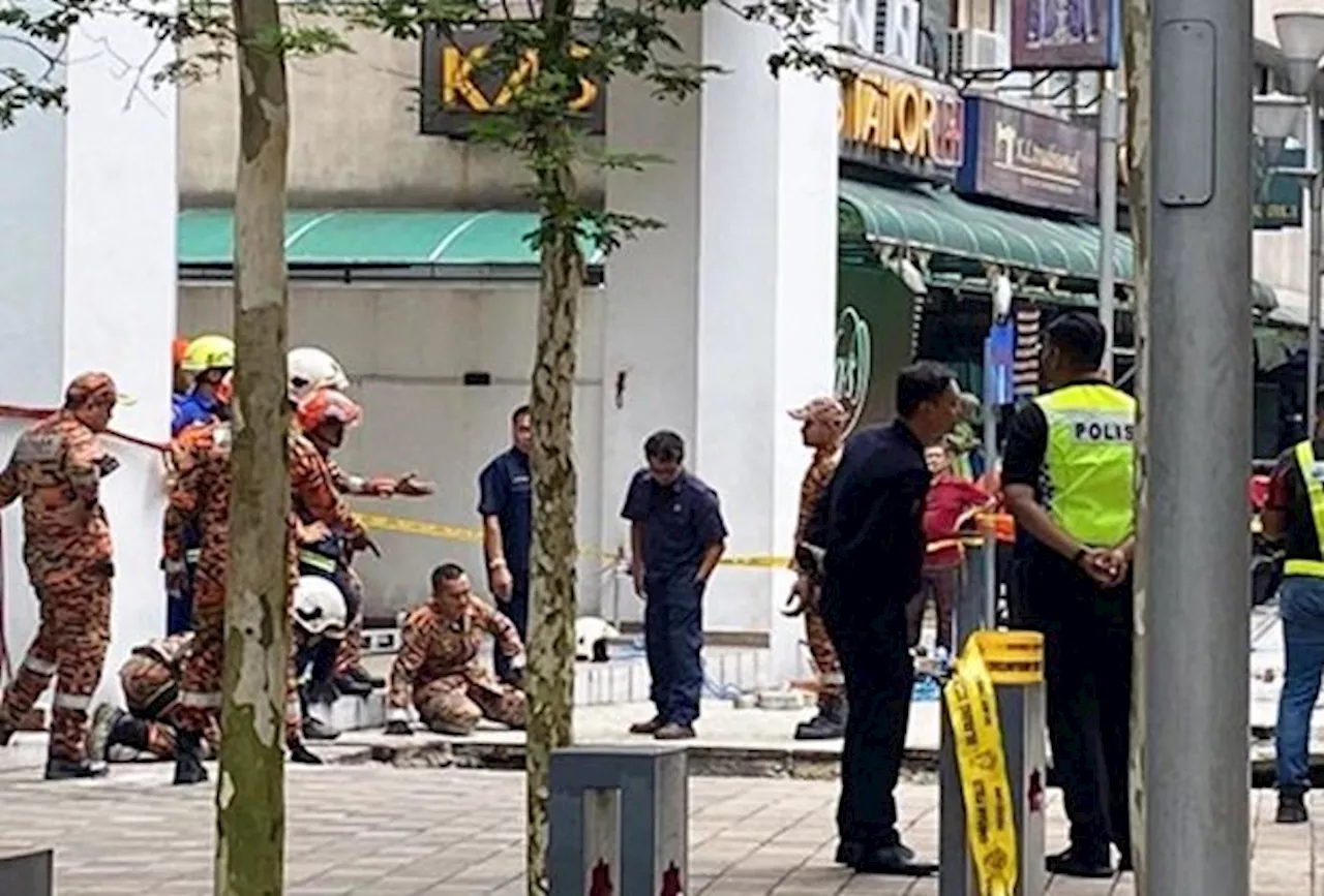 KL sinkhole: Zahid contributes 150 food packs to SAR workers