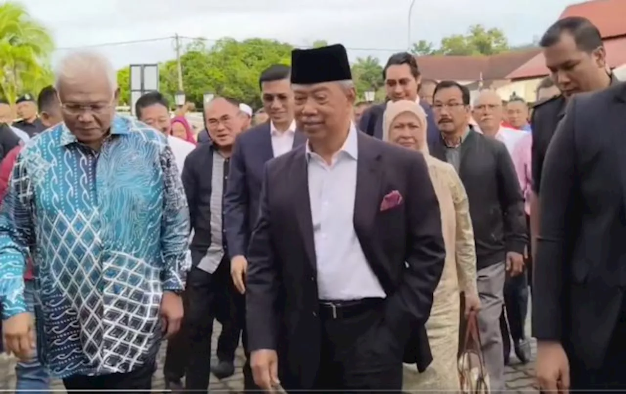 Muhyiddin arrives at Kelantan court to face sedition charges