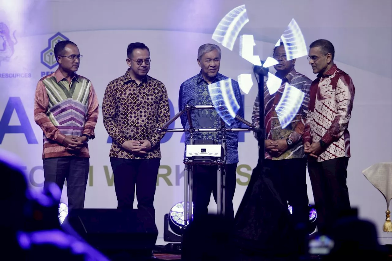 Urgent need for wider protection, tailored solutions for gig workers, says Zahid