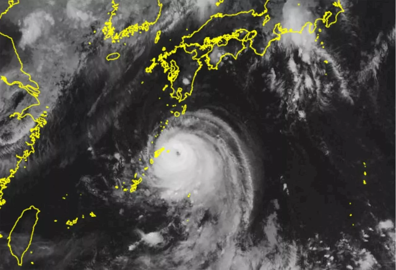 Typhoon disrupts travel, brings heavy rain in Japan