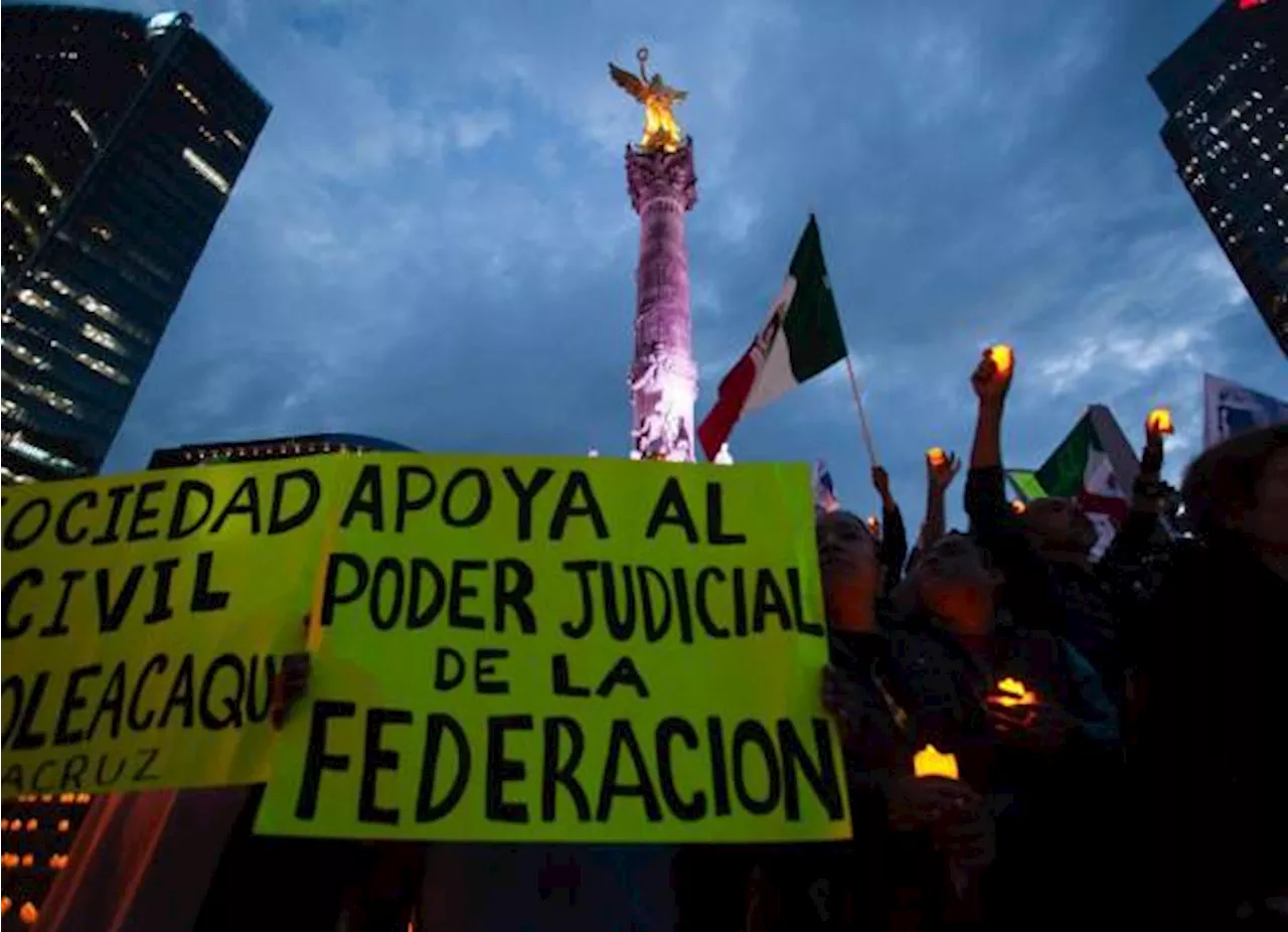 Trabajadores del Poder Judicial en paro protestan contra reforma en Ángel de la Independencia