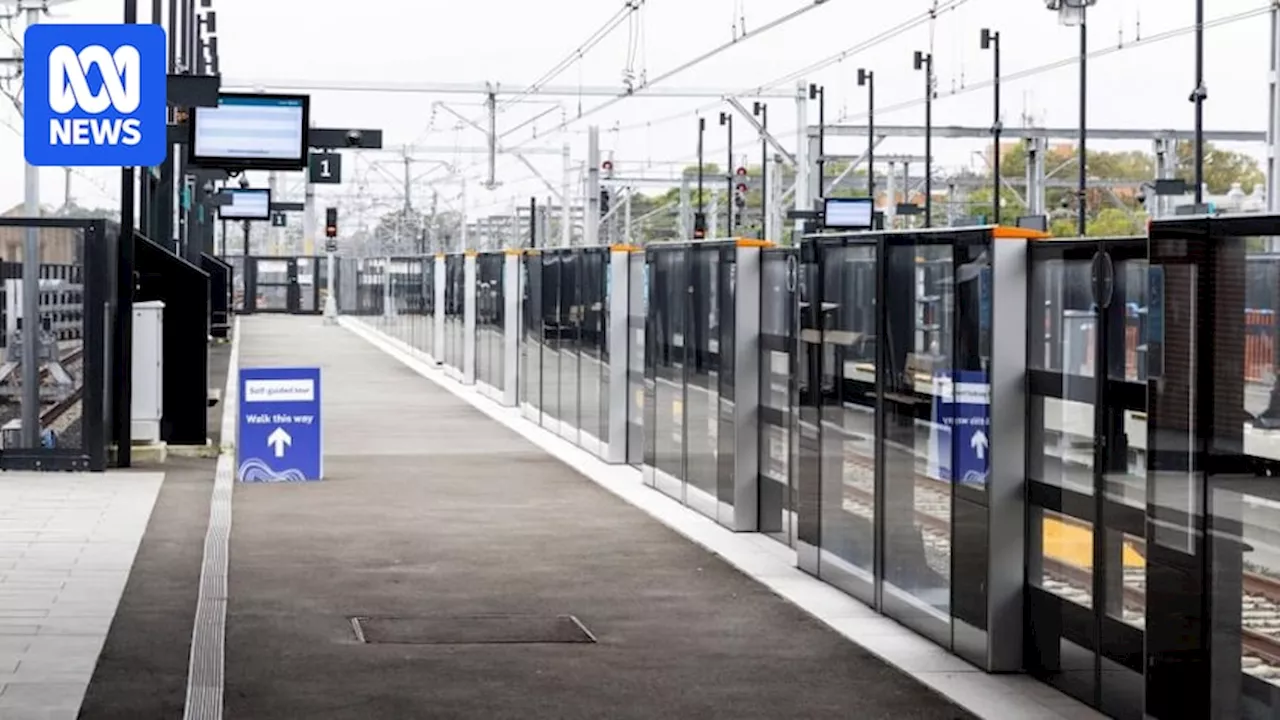 State government warns major Sydney train line closure to blow out to more than 12 months