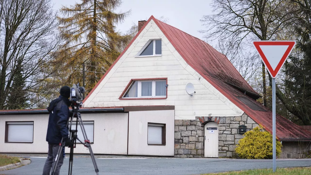 Regnitzlosau: Dorf kauft Nazi-Treff Oberprex, um ihn abzureißen