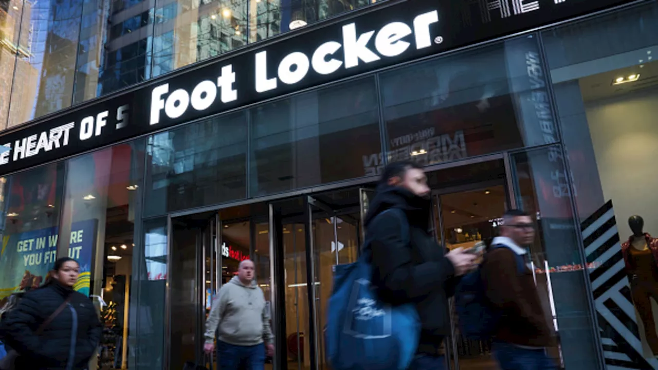 Foot Locker posts comparable sales growth for the first time in six quarters