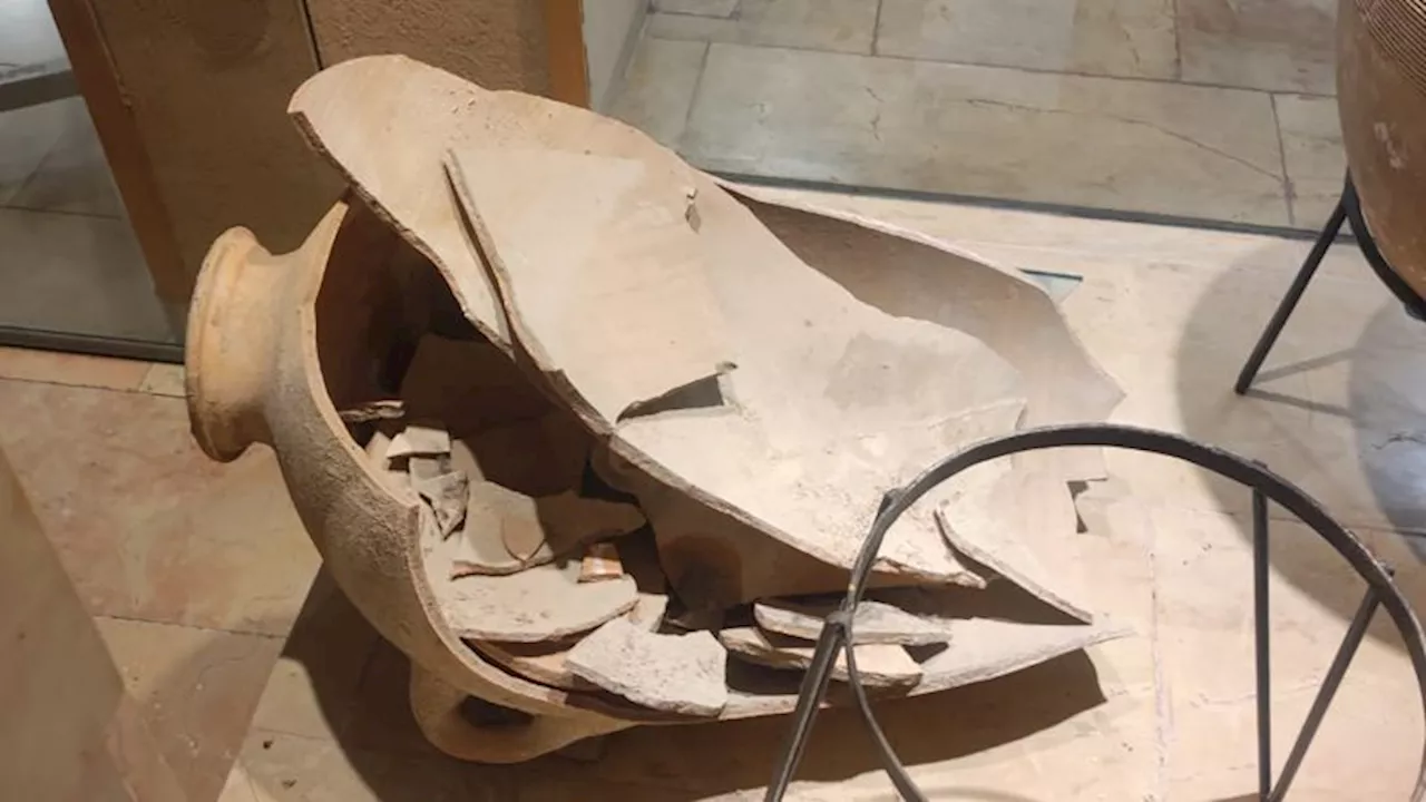 4-year-old accidentally shatters Bronze Age jar at museum