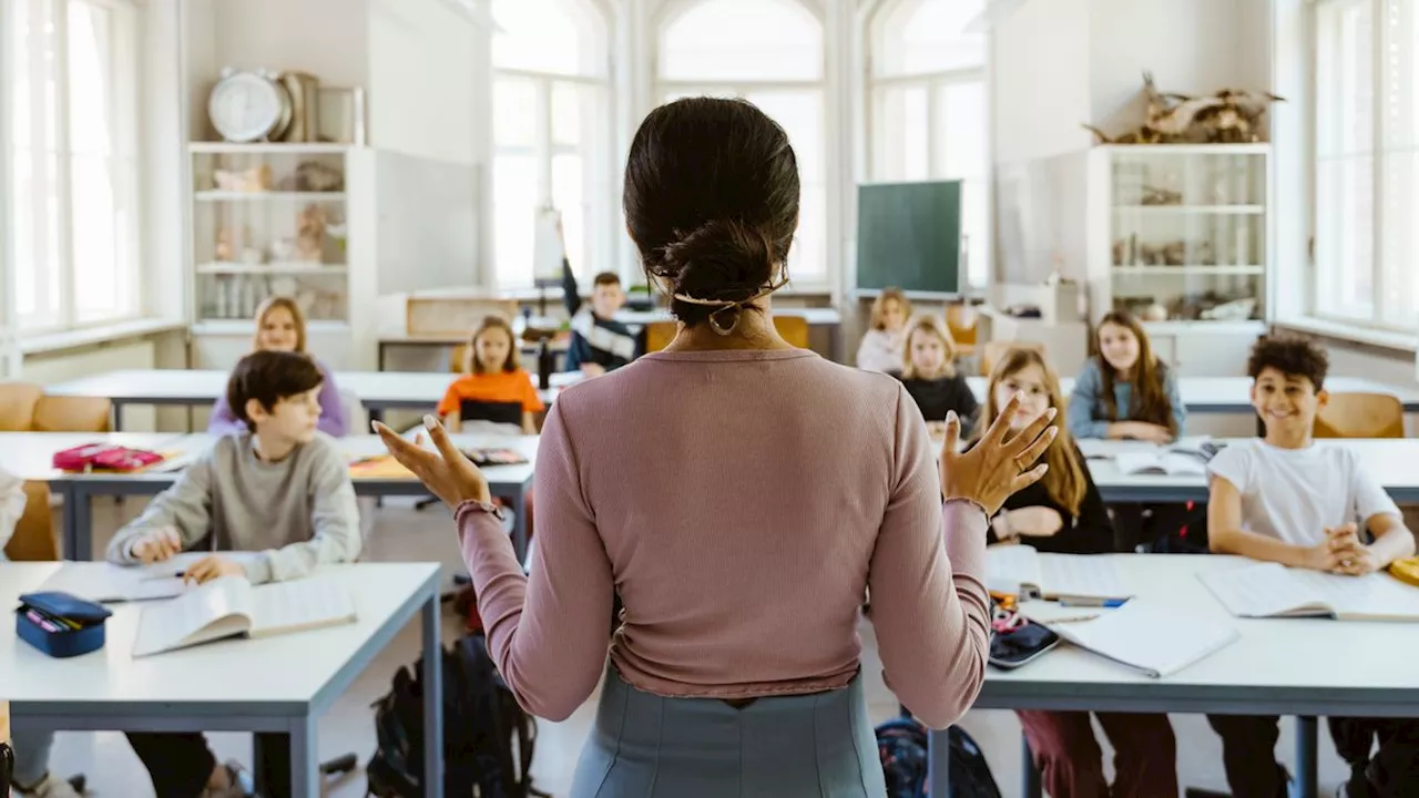 Umfrage der Telekom-Stiftung: Mehrheit findet Bildung wichtig für den Fortbestand der Demokratie