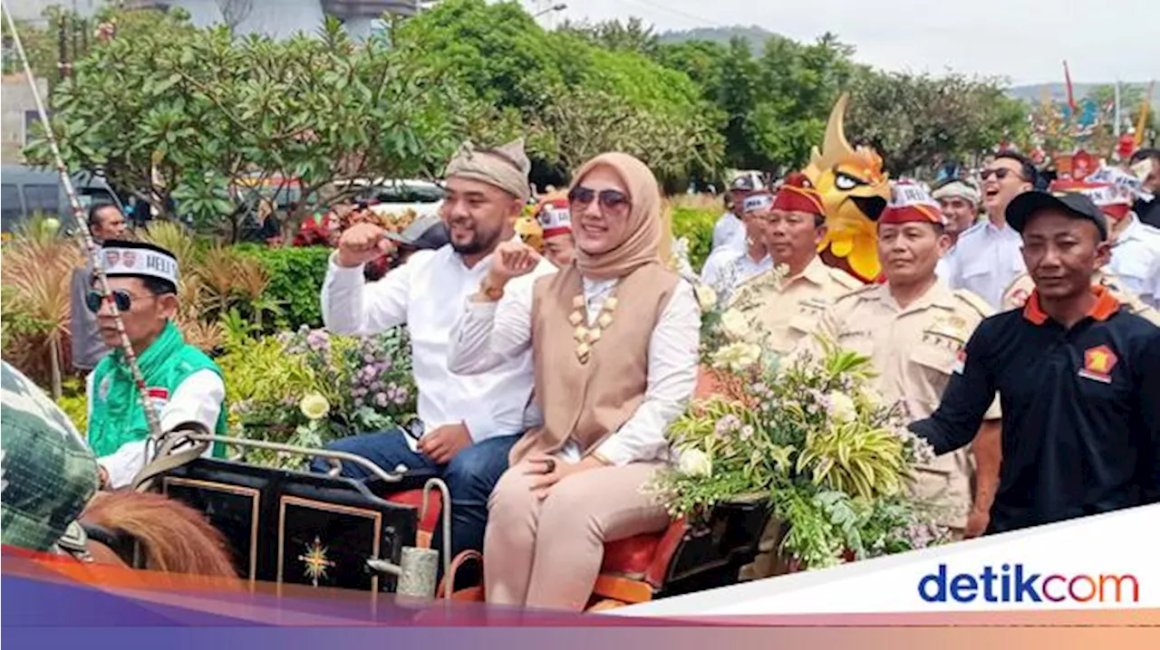 Pawai Karnaval Antar Nurochman-Heli Suyanto Daftar ke KPU Kota Batu