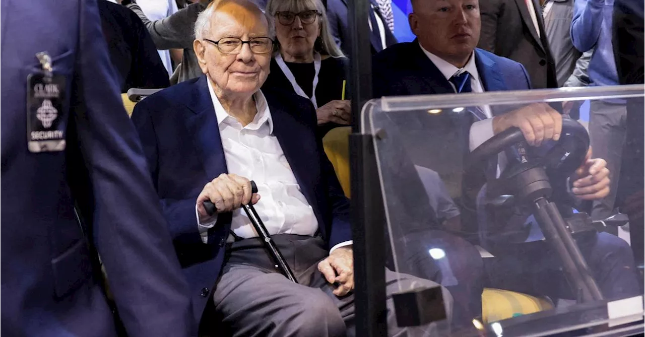 Star-Investor Warren Buffett verkauft fast Hälfte seiner Apple-Aktien