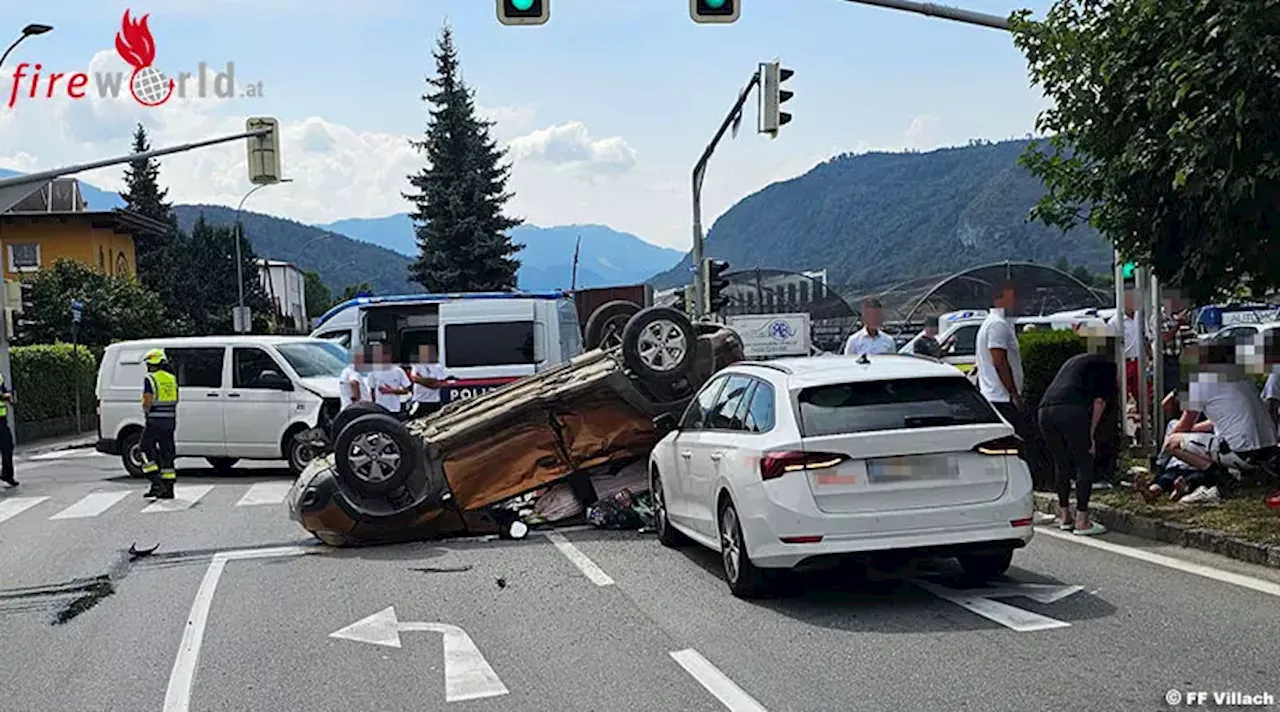 Ktn: Verkehrsunfall mit drei Fahrzeugen