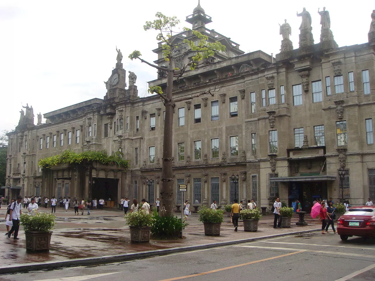 Online classes, WFH for UST students, employees due to 2024 Bar Exams 