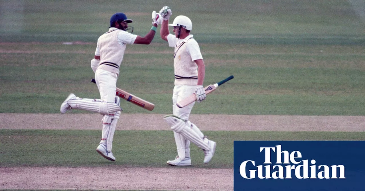 ‘The bloke who hit the six’: when Warwickshire won the 1989 NatWest Trophy