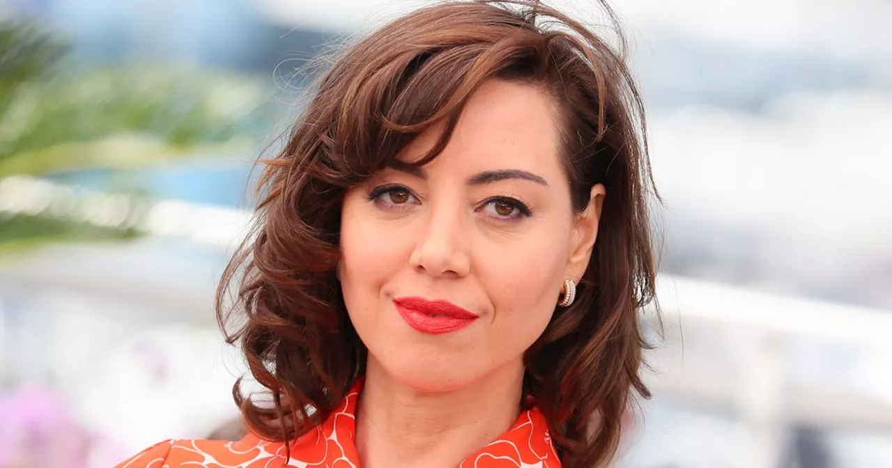 Aubrey Plaza Still Hasn’t Seen Her ‘White Lotus’ Performance For A Very Relatable Reason