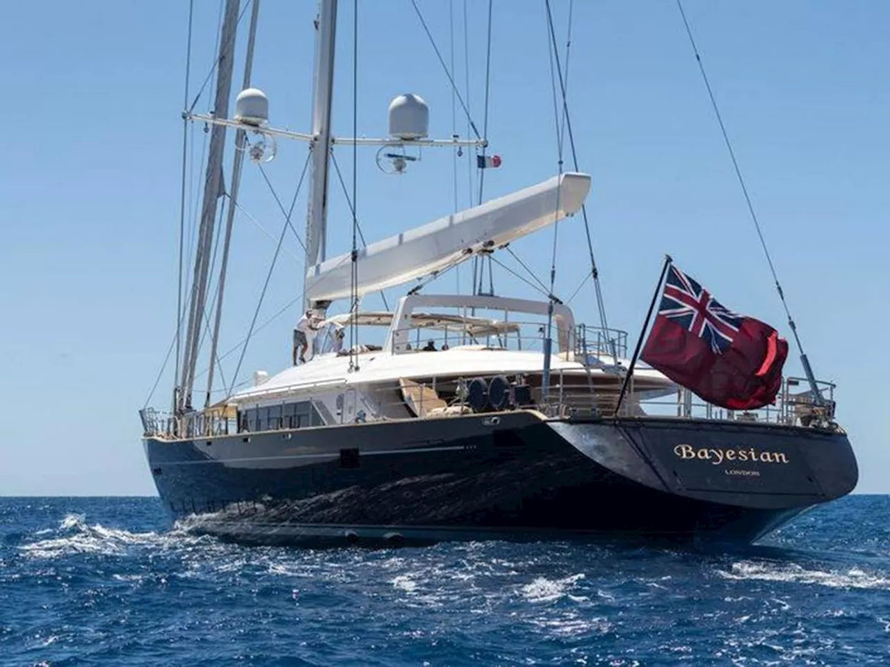 Le lacrime del capitano del Bayesian: 'Non sono scappato'
