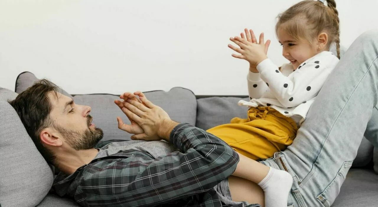 Papà anziano? Il Dna del figlio è più a rischio. «Maggiore è l'età del padre più alto il rischio di trasmissio