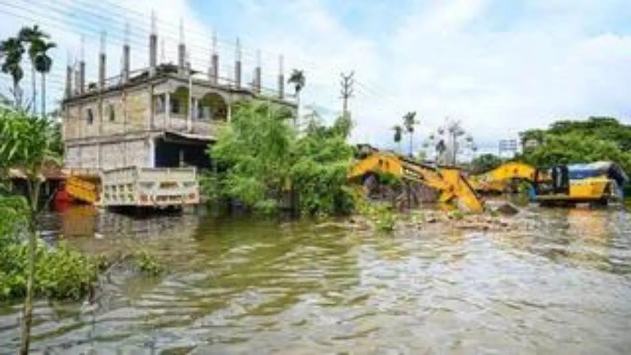 Gujarat Rains: गुजरात में बारिश से त्राहिमाम, 7 लोगों की मौत, 15 हजार स्थानांतरित; 300 को रेस्क्यू कर बचाया