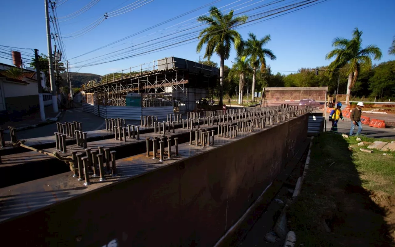 Volta Redonda: chegam mais três vigas metálicas do viaduto entre a Voldac e Niterói